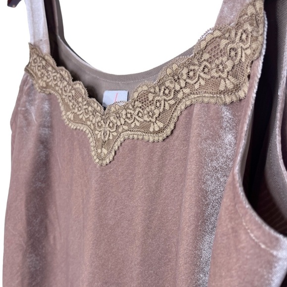 NIC + ZOE NWT Velvet Lace Cami Top Size Medium in Cafe Au Lait - Picture 4 of 16